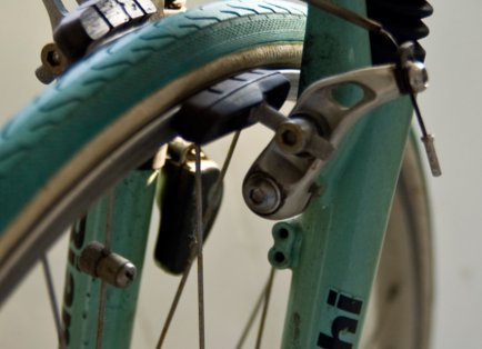 カンチ式ブレーキ